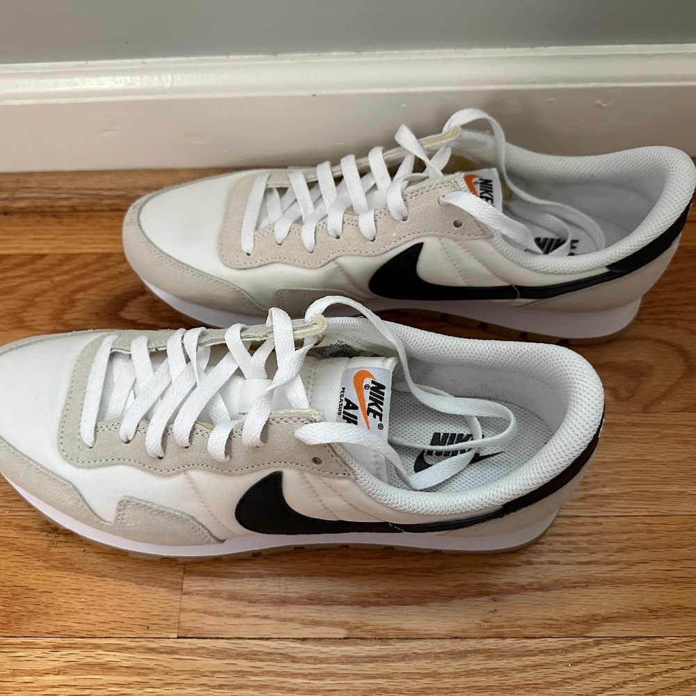 Nike Men’s Air Pegasus 83- Size 11